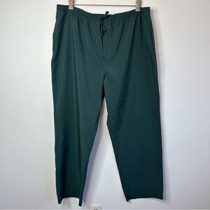 LL Bean Men’s Dark Green Traveler Pant Size XL Hiking Outdoors Lightweight